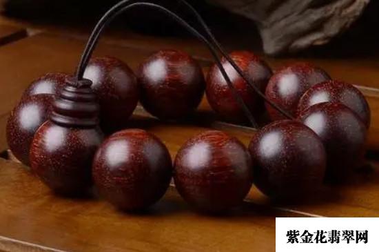 小叶紫檀戴左手还是右手